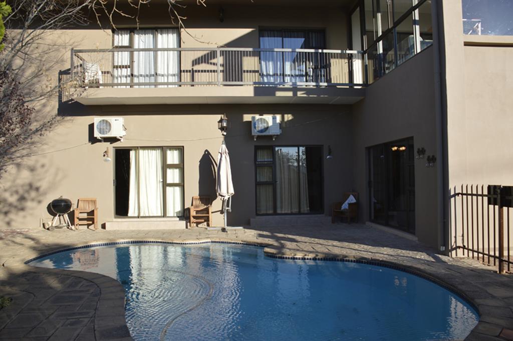 Two Bells Guest House Bloemfontein Buitenkant foto