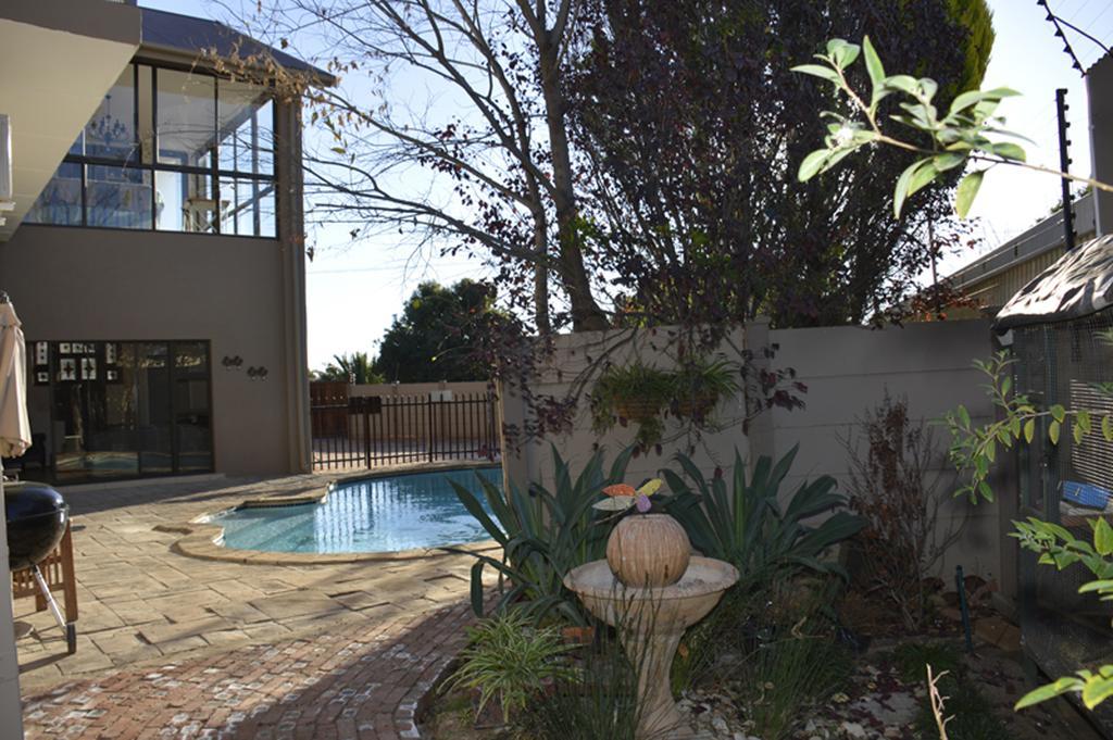 Two Bells Guest House Bloemfontein Kamer foto
