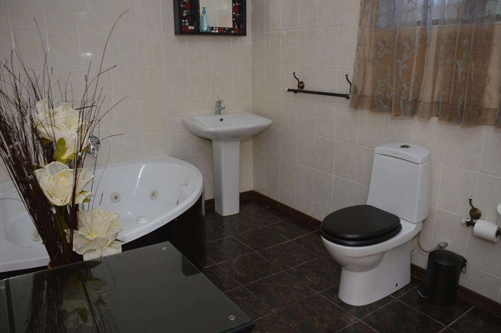 Two Bells Guest House Bloemfontein Kamer foto