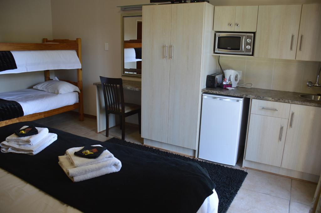 Two Bells Guest House Bloemfontein Kamer foto