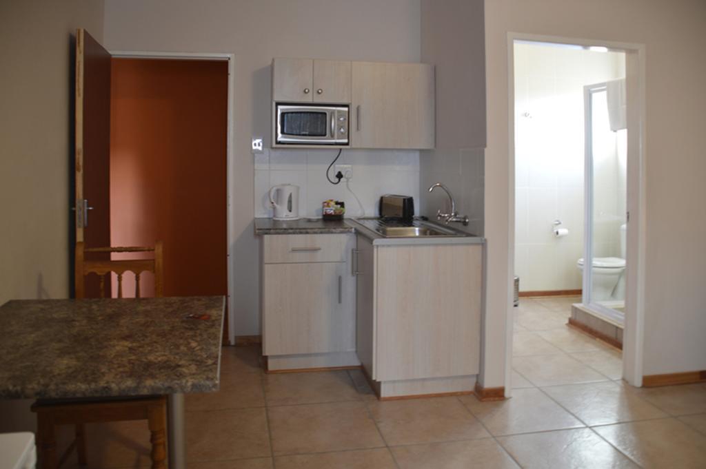 Two Bells Guest House Bloemfontein Kamer foto
