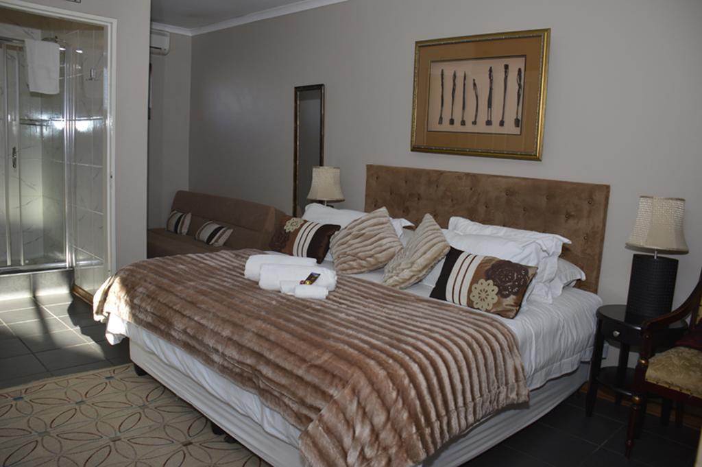 Two Bells Guest House Bloemfontein Kamer foto