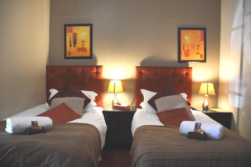 Two Bells Guest House Bloemfontein Kamer foto