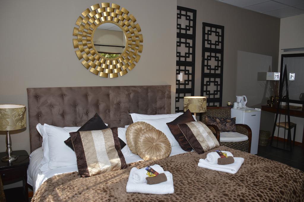 Two Bells Guest House Bloemfontein Kamer foto