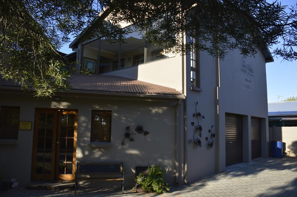 Two Bells Guest House Bloemfontein Buitenkant foto